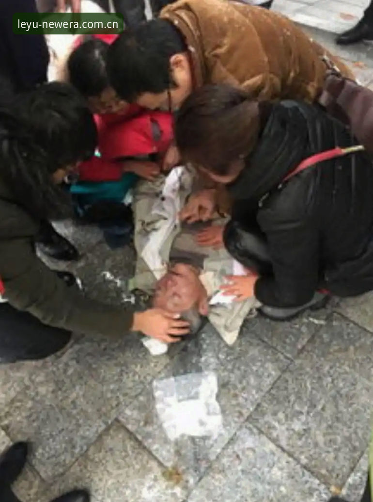 34岁晕倒vs两年前复苏：埃里克森的球场猝倒危机与乐鱼体育APP新版用户该留意什么